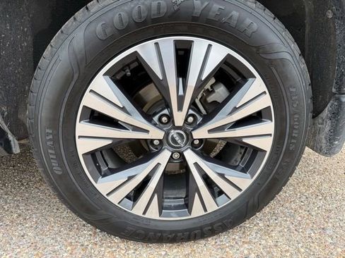 Used 2023 Nissan Rogue SV FWD image 15