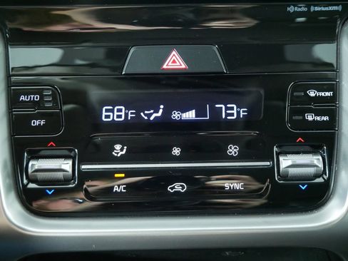 Certified 2022 Kia Sorento S AWD/4WD image 32