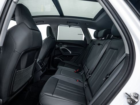 New 2025 Audi Q5 Premium Plus image 18