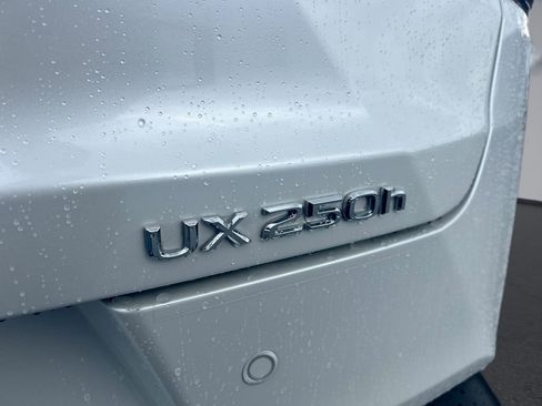 Used 2024 Lexus UX 250h FWD w/ Premium Package image 33