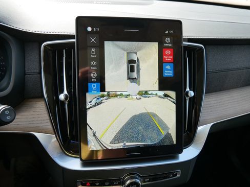 New 2026 Volvo XC90 B6 Plus w/ Protection Package Premier AWD/4WD image 10