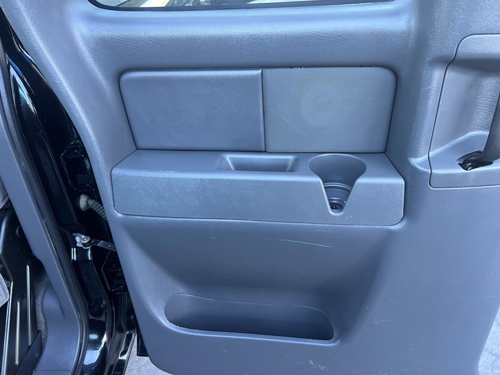 Used 2006 Chevrolet Silverado 1500 LT w/ Light Duty Power Package AWD/4WD image 12