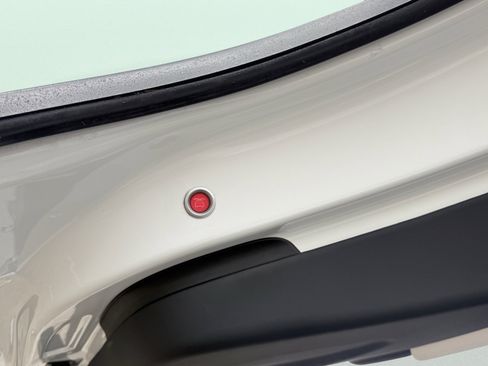 Used 2025 Tesla Model X Long Range image 32