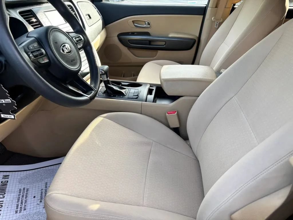 Used 2018 Kia Sedona LX FWD image 10