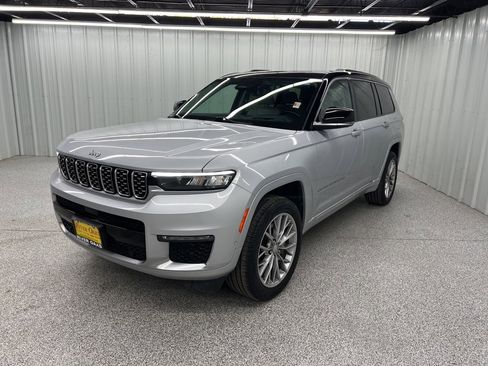 Used 2022 Jeep Grand Cherokee L Summit w/ Advanced Protech Group IV image 3