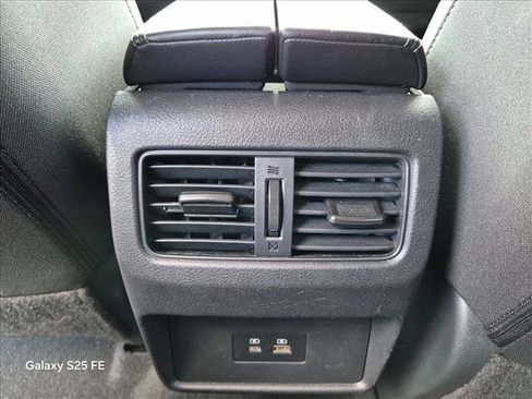 Used 2023 Nissan Rogue SV FWD image 16