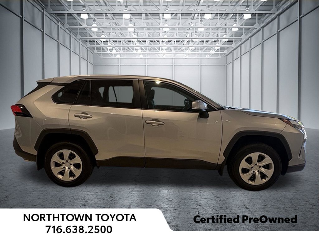 Used 2024 Toyota RAV4 LE AWD/4WD image 3