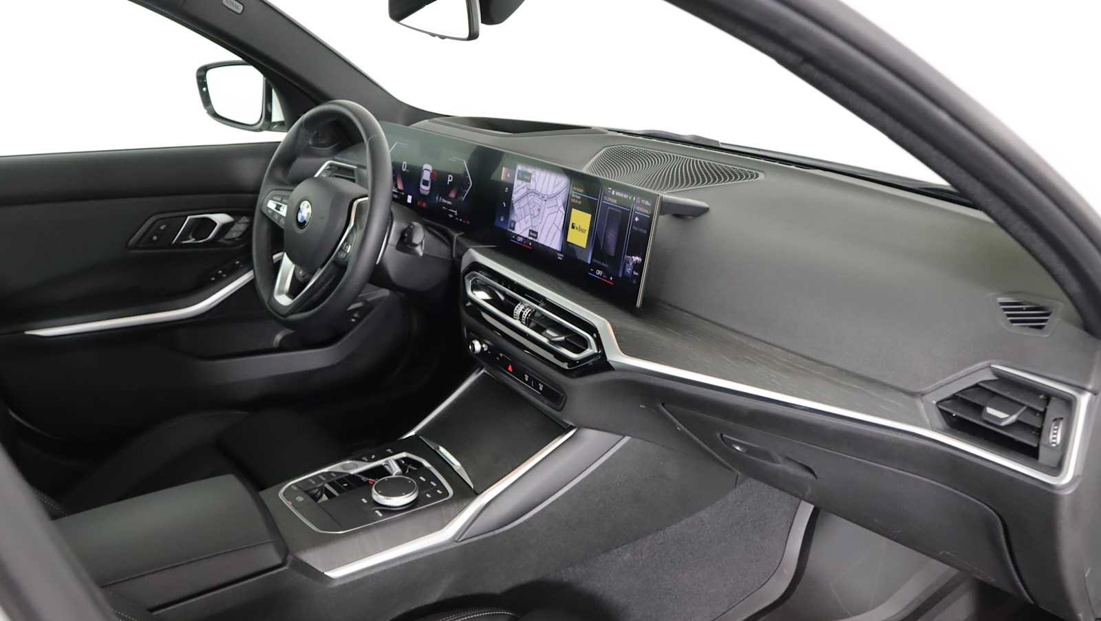 Used 2024 BMW 330i xDrive Sedan w/ Premium Package AWD/4WD image 9