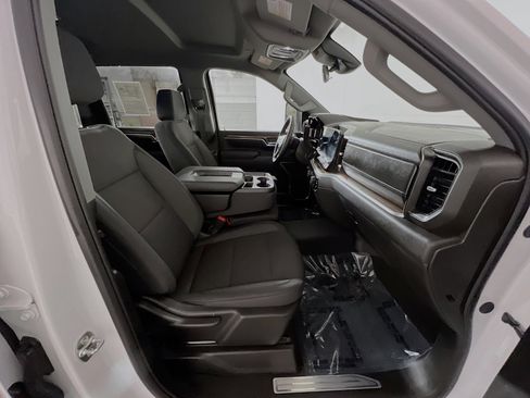 Used 2025 Chevrolet Silverado 2500 LT w/ Convenience Package image 30