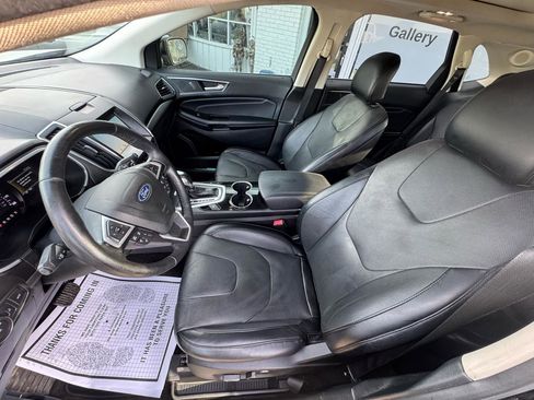 Used 2018 Ford Edge Titanium w/ Equipment Group 302A AWD/4WD image 9