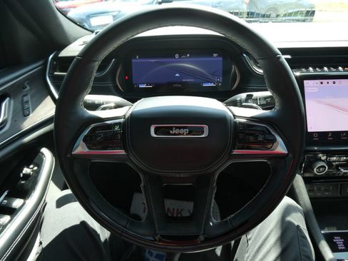 Used 2022 Jeep Grand Cherokee L Overland w/ Advanced Protech Group III AWD/4WD image 34