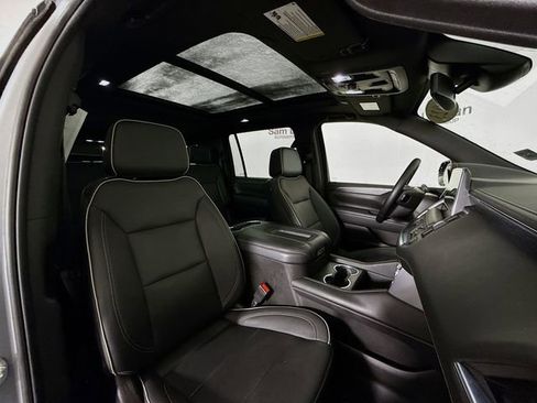 Used 2023 GMC Yukon XL SLT w/ SLT Luxury Package image 31