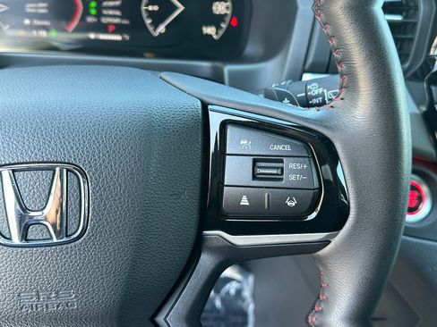 Used 2025 Honda Odyssey Sport-L image 17