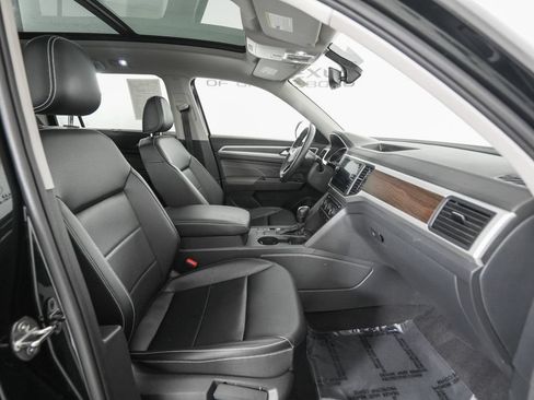 Used 2021 Volkswagen Atlas SE w/ Panoramic Sunroof Package FWD image 19