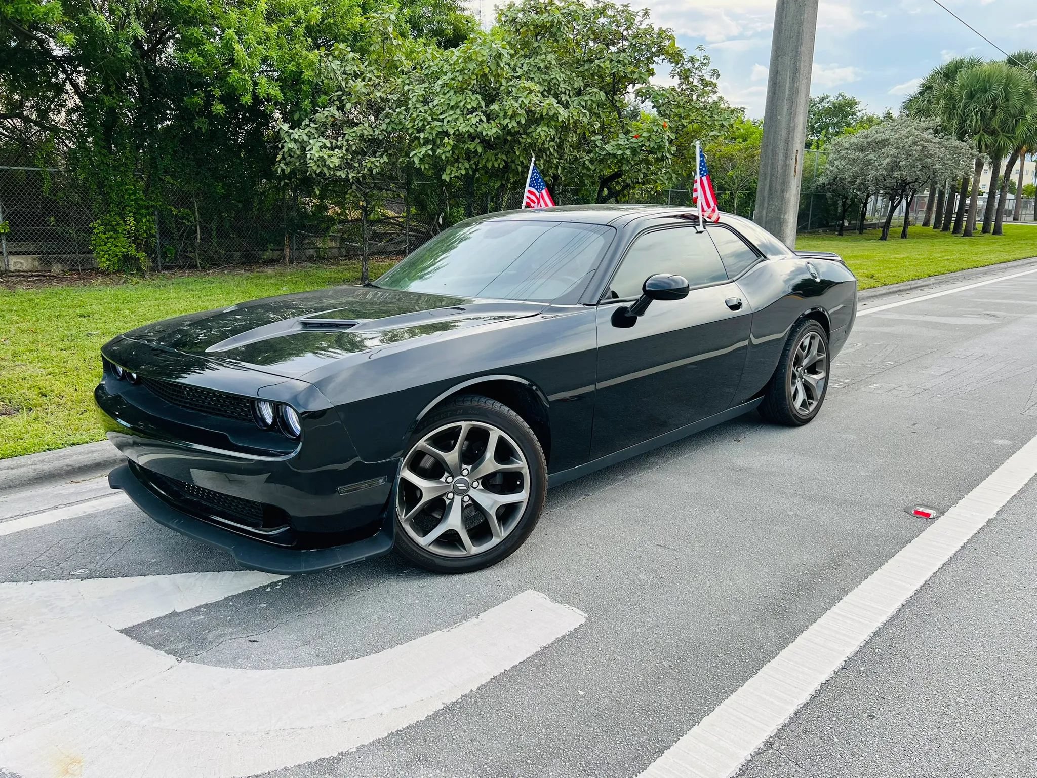 Used 2015 Dodge Challenger R/T w/ Quick Order Package 22B R/T RWD image 1