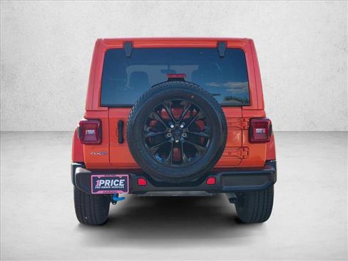 Used 2023 Jeep Wrangler Unlimited Sahara w/ Cold Weather Group AWD/4WD image 6