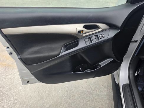 Used 2009 Pontiac Vibe w/ Preferred Package image 18