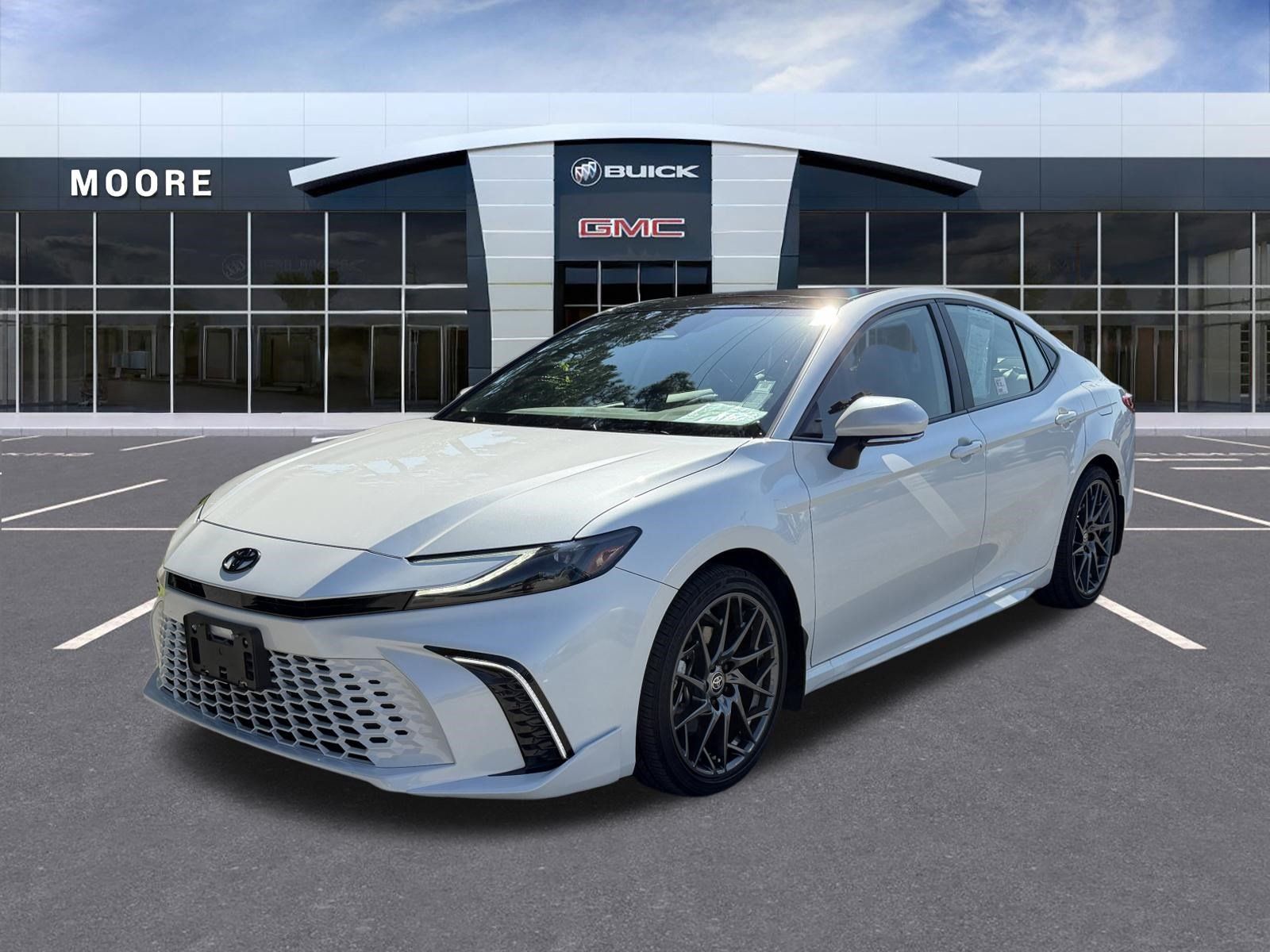 Used 2025 Toyota Camry XSE FWD image 7