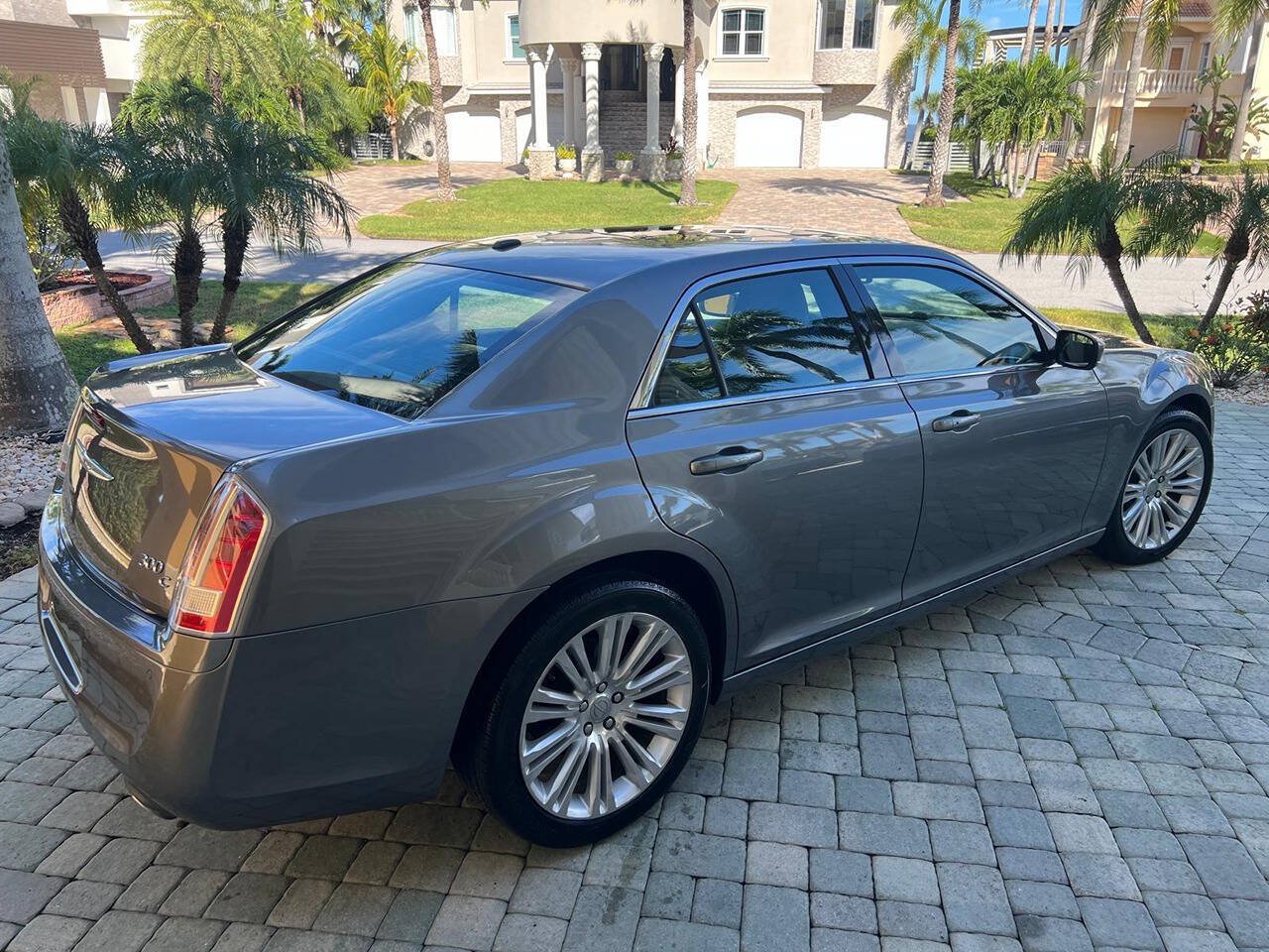 Used 2011 Chrysler 300 C w/ Sound Group RWD image 5