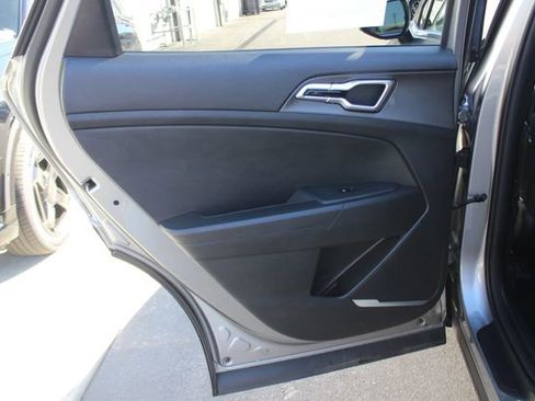 Used 2023 Kia Sportage LX AWD/4WD image 22