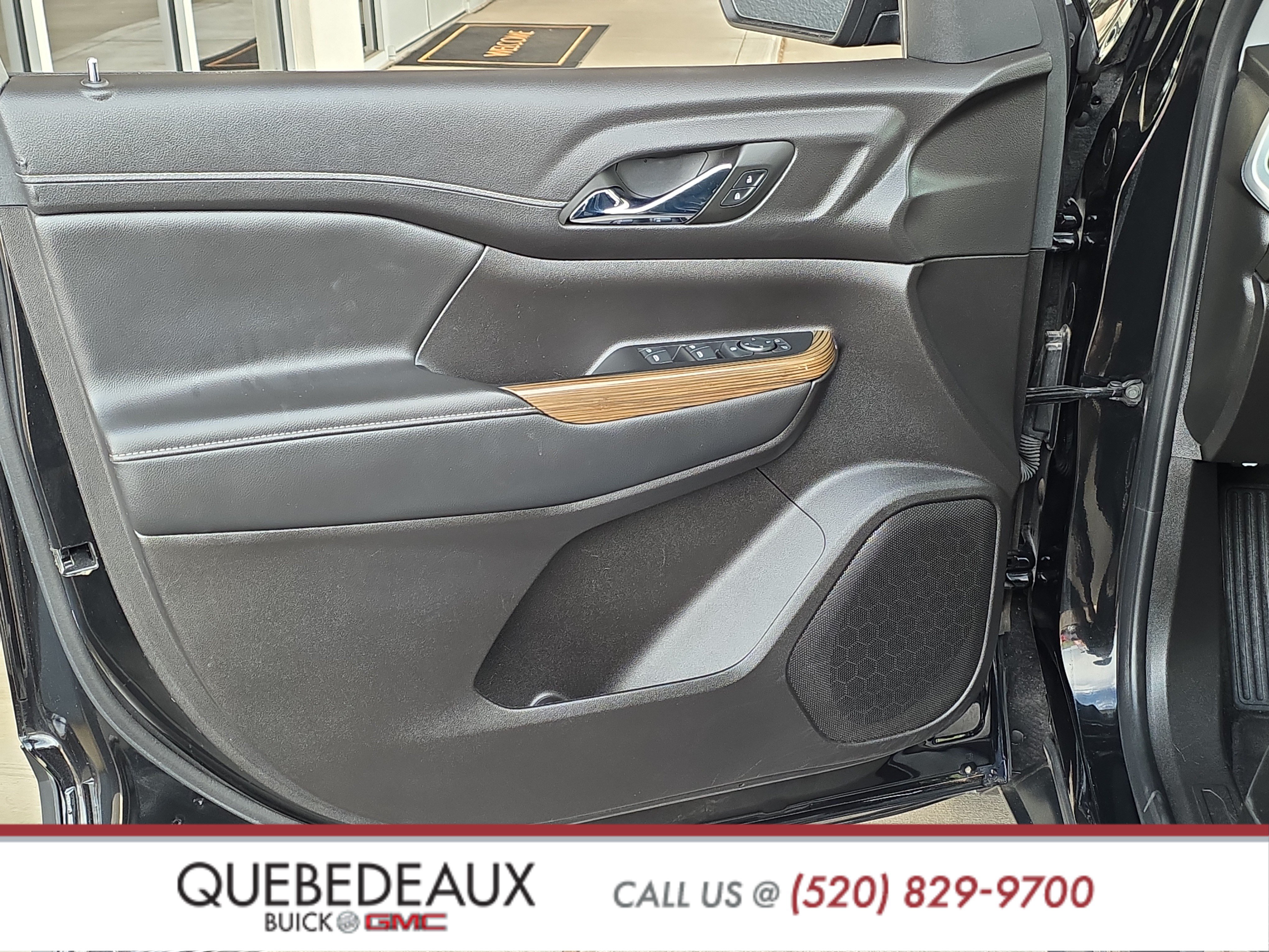 Used 2023 GMC Acadia SLE w/ Elevation Edition FWD image 9