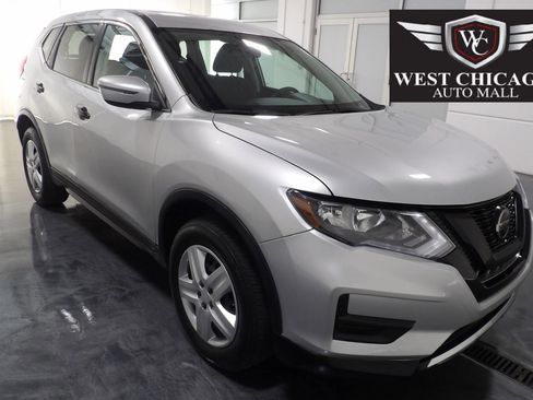 Used 2017 Nissan Rogue S image 1