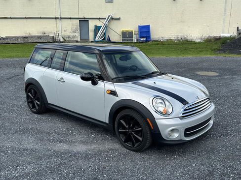Used 2013 MINI Cooper Clubman FWD image 2