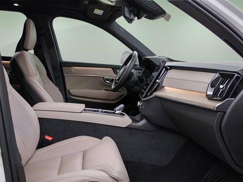 New 2026 Volvo XC60 B5 Plus w/ Protection Package Premier image 37