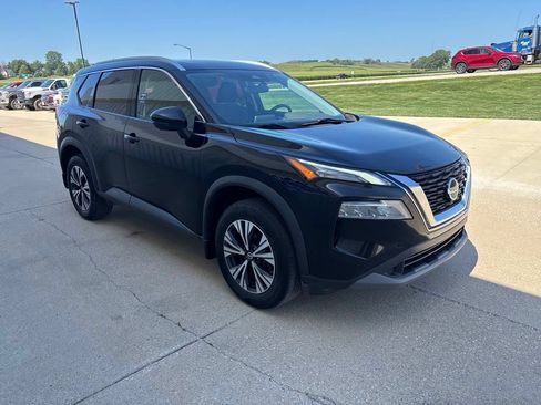Used 2021 Nissan Rogue SV AWD/4WD image 3