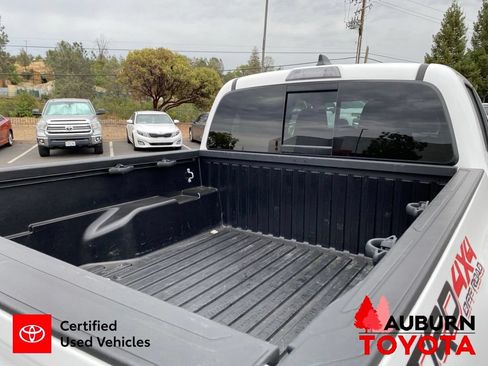 Certified 2020 Toyota Tacoma TRD Off-Road w/ TRD Premium Off Road Package AWD/4WD image 11