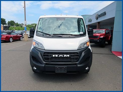 Used 2025 RAM ProMaster 2500 w/ Convenience Group FWD image 2