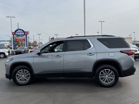Used 2023 Chevrolet Traverse LT image 16