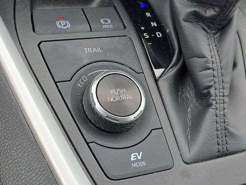 Certified 2024 Toyota RAV4 LE AWD/4WD image 23