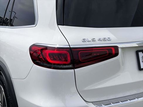 Used 2022 Mercedes-Benz GLS 450 4MATIC image 13