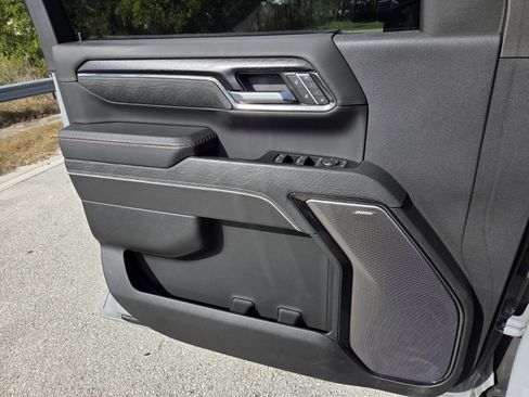 Used 2024 GMC Sierra 2500 AT4X image 23