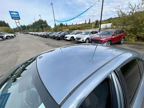 Used 2020 Toyota Corolla SE image 18