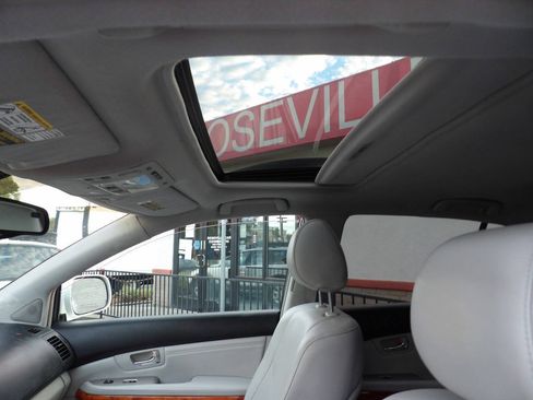 Used 2004 Lexus RX 330 FWD image 7