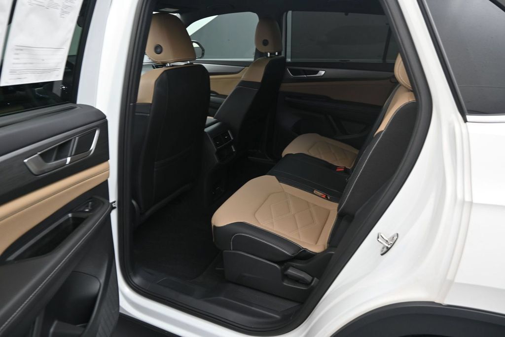 Used 2024 Volkswagen Atlas Cross Sport SE AWD/4WD image 14
