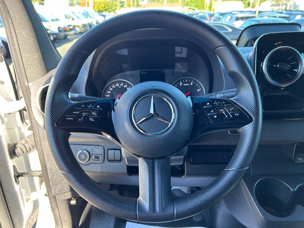 Used 2025 Mercedes-Benz Sprinter 2500 image 21