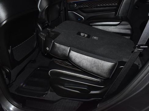 Used 2023 Jeep Grand Cherokee L Summit w/ Luxury Tech Group V image 33