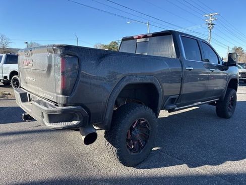 Used 2023 GMC Sierra 2500 Denali w/ Denali Black Diamond Edition image 12