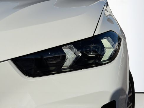 Used 2024 BMW X5 sDrive40i w/ M Sport Package image 9