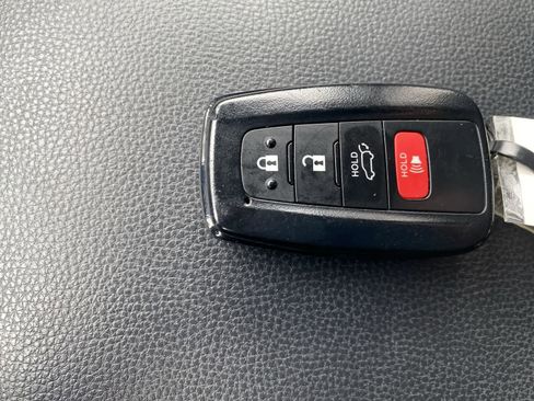 Used 2025 Toyota RAV4 XLE w/ Convenience Package image 37