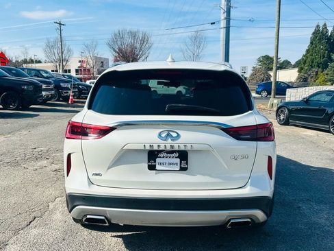 Used 2019 INFINITI QX50 Essential w/ Premium Heat Package image 5