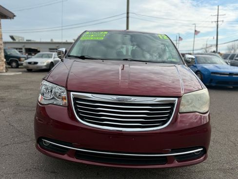 Used 2012 Chrysler Town & Country Touring-L w/ Premium Group image 3