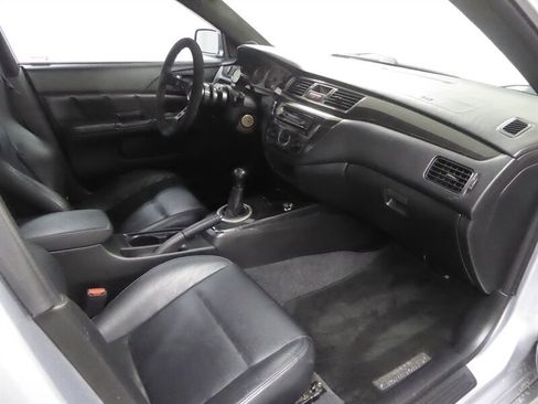 Used 2006 Mitsubishi Lancer Evolution IX image 24