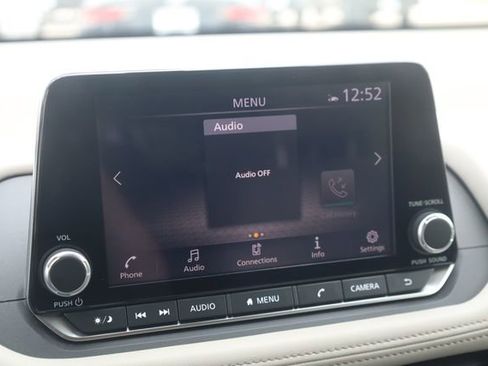 Used 2025 Nissan Rogue SV FWD image 16