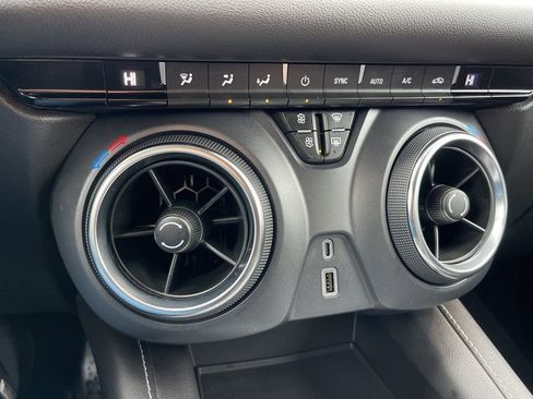 Used 2023 Chevrolet Blazer LT image 12