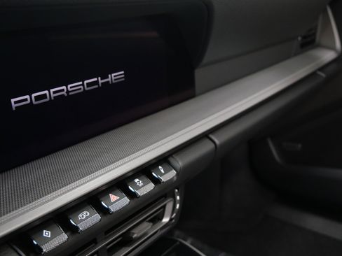 Used 2024 Porsche 911 Carrera S RWD image 33