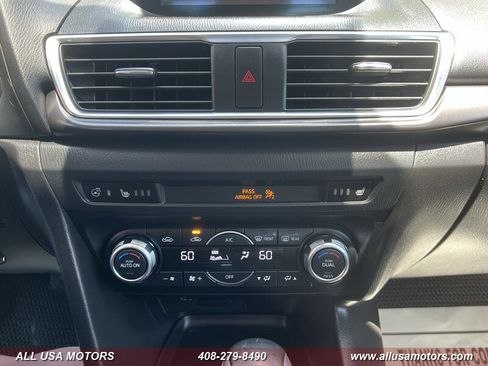 Used 2017 MAZDA MAZDA3 Grand Touring w/ Premium Equipment Package FWD image 38